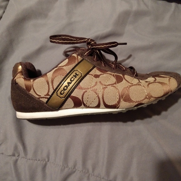 Coach Shoes - $⬇️ 💖 NWOT's Coach Sneakers Size 6M 💖